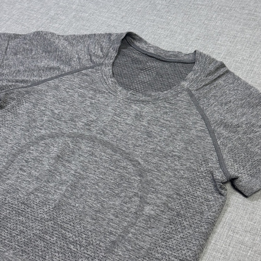 Lululemon Swiftly Tech T-Shirt Womens 6 Gray Jersey Short Sleeve Breathable